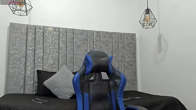 Calvin Hunter online show from April 9, 2026, 2:02 am