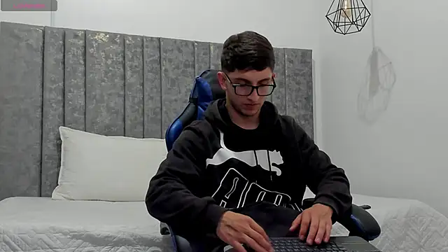 Calvin Hunter online show from March 28, 2026, 1:06 am