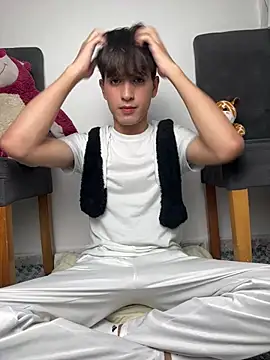 Snapshot of Naim_TheKing chatting on February 3, 2026, 1:49 am Naim TheKing online show from February 3, 2026, 1:49 am