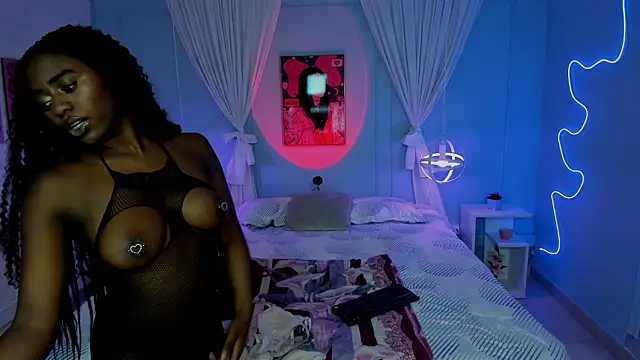 naomi campell online show from February 5, 2026, 7:21 pm