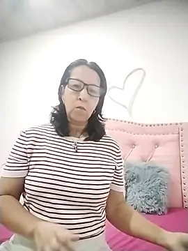 Snapshot of RosseLaure chatting on May 15, 2026, 1:47 am RosseLaure online show from May 15, 2026, 1:47 am
