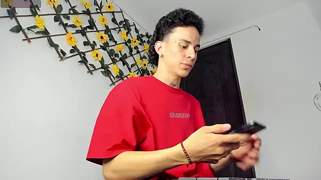 Maxxx bigcockx online show from May 22, 2026, 3:26 am
