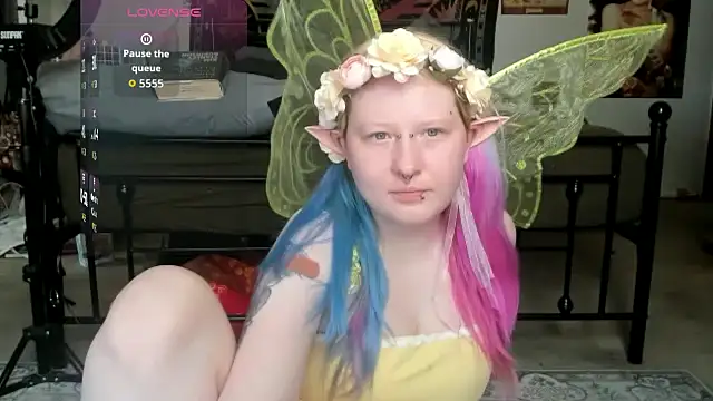 LoriCritter online show from March 26, 2026, 8:18 pm