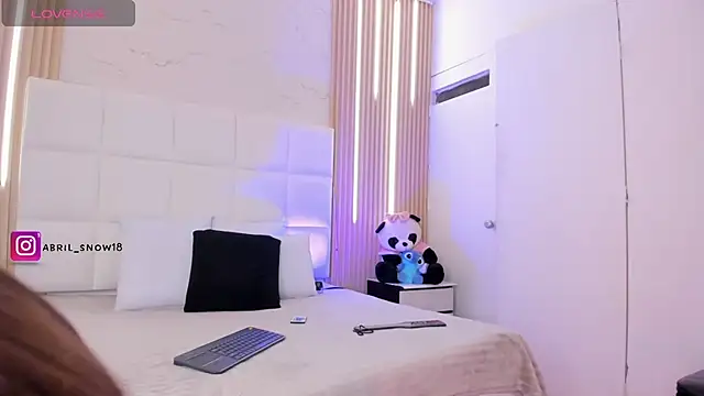Snapshot of abril_snow chatting on April 22, 2026, 7:53 pm abril snow online show from April 22, 2026, 7:53 pm