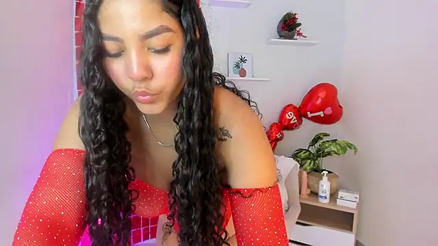 Snapshot of Fatima_senghor chatting on February 13, 2026, 8:09 pm Fatima senghor online show from February 13, 2026, 8:09 pm