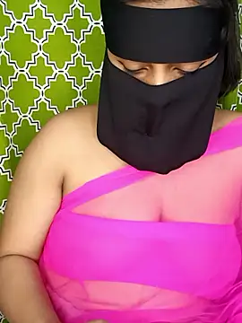 Snapshot of cooler_007 chatting on February 10, 2026, 5:23 pm cooler 007 online show from February 10, 2026, 5:23 pm