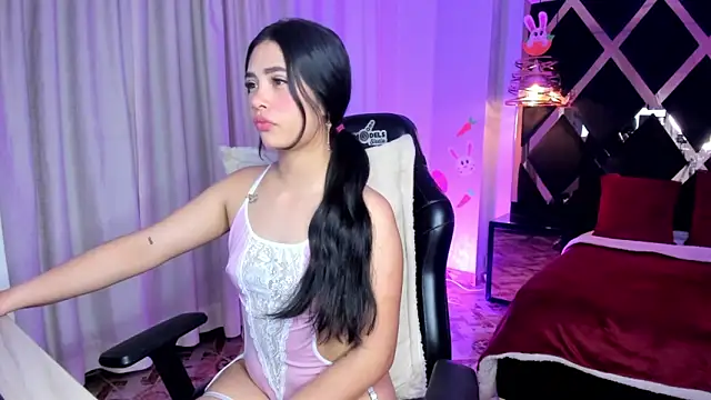 Snapshot of Lucia_24x chatting on April 2, 2026, 11:11 pm Lucia 24x online show from April 2, 2026, 11:11 pm