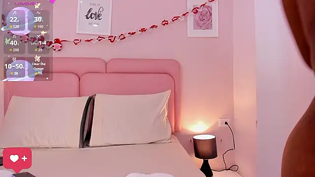 Snapshot of sexy_curlylady chatting on February 23, 2026, 12:34 am sexy curlylady online show from February 23, 2026, 12:34 am