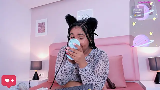 Snapshot of sexy_curlylady chatting on February 11, 2026, 8:41 pm sexy curlylady online show from February 11, 2026, 8:41 pm