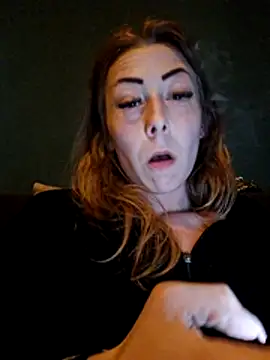 Snapshot of dewimp1 chatting on April 12, 2026, 8:45 pm dewimp1 online show from April 12, 2026, 8:45 pm