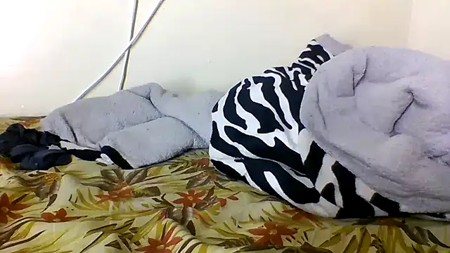 Snapshot of mbaliNzimande chatting on April 15, 2026, 8:53 am mbaliNzimande online show from April 15, 2026, 8:53 am