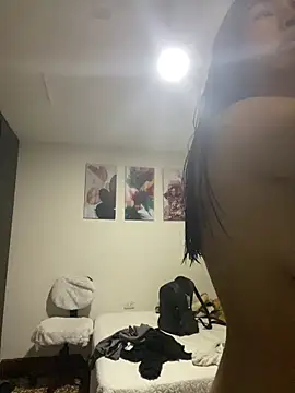 Snapshot of JuliaaVega chatting on March 6, 2026, 11:27 am JuliaaVega online show from March 6, 2026, 11:27 am