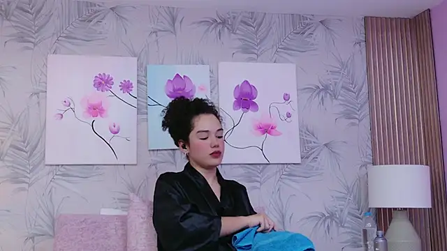 Snapshot of RoxanaAngel chatting on January 18, 2026, 6:06 am RoxanaAngel online show from January 18, 2026, 6:06 am