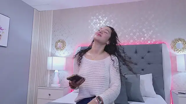 Snapshot of RoxanaAngel chatting on February 14, 2026, 1:55 pm RoxanaAngel online show from February 14, 2026, 1:55 pm