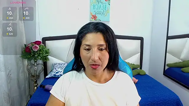 Miia Rosee  online show from March 11, 2026, 11:43 pm