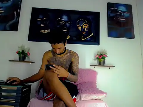 Tatoo Noah online show from March 10, 2026, 5:06 pm