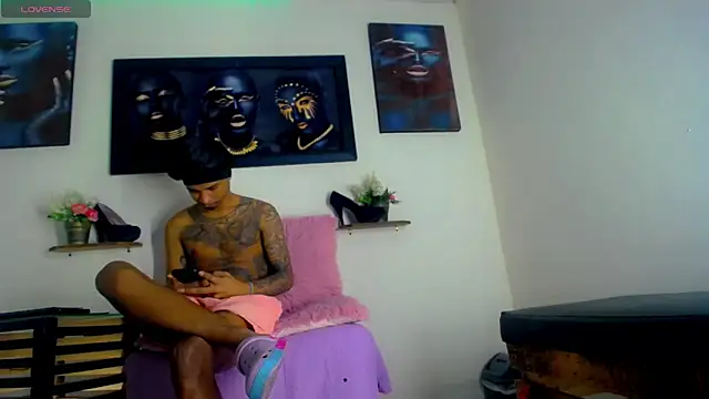 Tatoo Noah online show from April 9, 2026, 1:06 pm