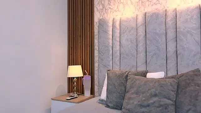 naomy smithxx online show from April 16, 2026, 11:11 am