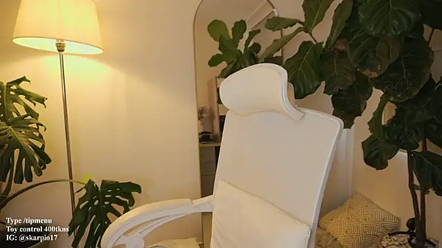 Scarlett NoirMuse online show from February 13, 2026, 7:25 pm