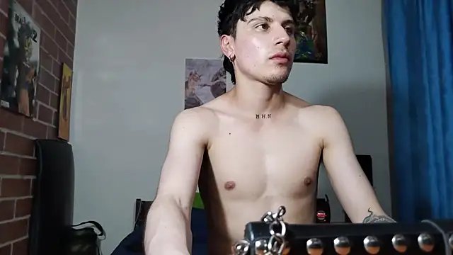 Snapshot of PaulDamico chatting on May 8, 2026, 11:41 pm PaulDamico online show from May 8, 2026, 11:41 pm