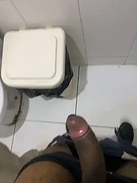 Snapshot of hudson19cm chatting on February 10, 2026, 11:48 pm hudson19cm online show from February 10, 2026, 11:48 pm