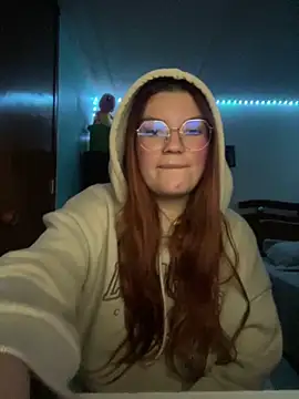 Snapshot of Vixroy7 chatting on February 1, 2026, 2:10 am Vixroy7 online show from February 1, 2026, 2:10 am