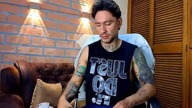 mister eithan online show from February 25, 2026, 2:23 am