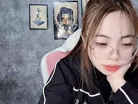 Suki 99 online show from January 18, 2026, 3:26 pm