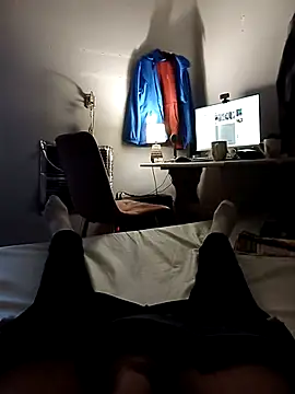 AlexanderArmani online show from February 12, 2026, 1:33 pm