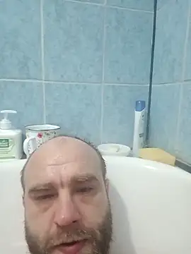 AlexanderArmani online show from February 3, 2026, 9:14 am