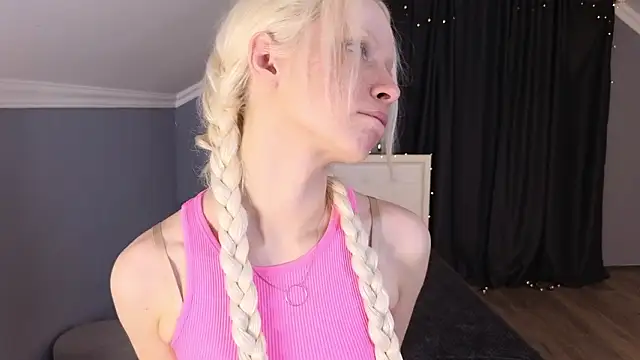 Snapshot of Naomi_Demio chatting on February 25, 2026, 9:20 am Naomi Demio online show from February 25, 2026, 9:20 am