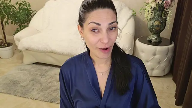 Snapshot of LovelyBeatrice chatting on April 25, 2026, 12:19 pm LovelyBeatrice online show from April 25, 2026, 12:19 pm