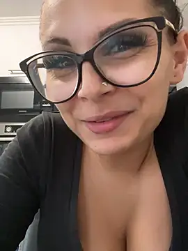 Snapshot of HiddendesireXO01 chatting on February 12, 2026, 10:15 am HiddendesireXO01 online show from February 12, 2026, 10:15 am