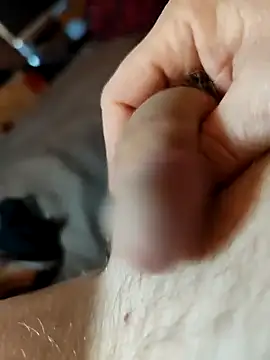 Snapshot of Halunja chatting on March 5, 2026, 4:47 pm Halunja online show from March 5, 2026, 4:47 pm