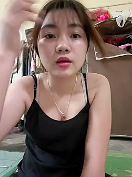 Snapshot of Pinks_cool chatting on April 21, 2026, 2:34 pm Pinks cool online show from April 21, 2026, 2:34 pm