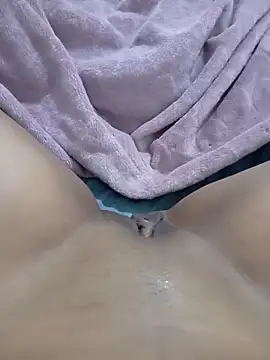 Snapshot of hanina127 chatting on February 20, 2026, 3:03 am hanina127 online show from February 20, 2026, 3:03 am