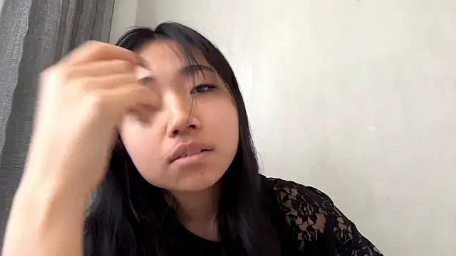 SweetMiaXO online show from April 1, 2026, 10:18 pm