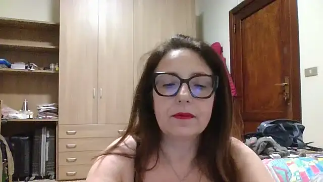Snapshot of Miasexmilf chatting on April 22, 2026, 10:27 pm Miasexmilf online show from April 22, 2026, 10:27 pm