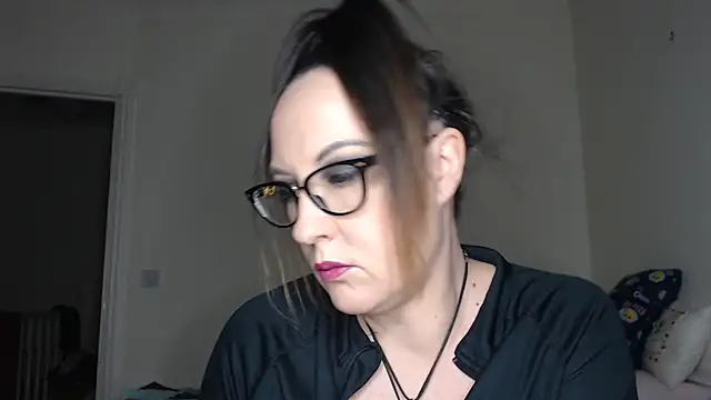 Snapshot of PsychicDominatrix chatting on February 8, 2026, 8:06 pm PsychicDominatrix online show from February 8, 2026, 8:06 pm