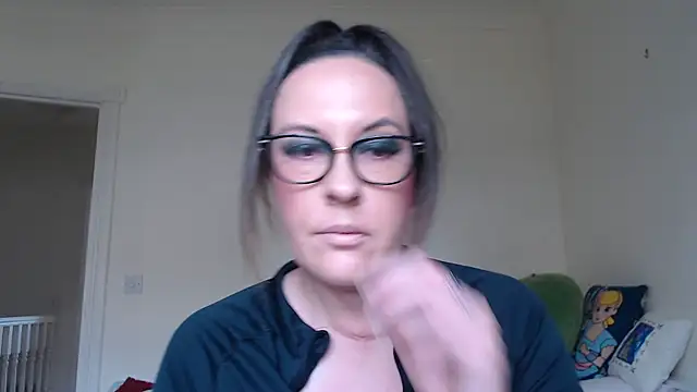 Snapshot of PsychicDominatrix chatting on July 3, 2026, 9:05 am PsychicDominatrix online show from July 3, 2026, 9:05 am