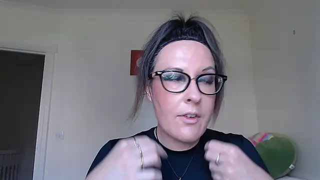 Snapshot of PsychicDominatrix chatting on June 24, 2026, 10:25 am PsychicDominatrix online show from June 24, 2026, 10:25 am