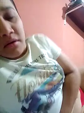 Snapshot of danagon16 chatting on February 9, 2026, 4:32 am danagon16 online show from February 9, 2026, 4:32 am