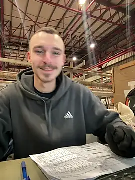 Snapshot of TheMaskShow chatting on February 11, 2026, 8:31 pm TheMaskShow online show from February 11, 2026, 8:31 pm