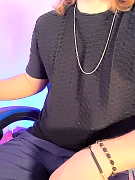 Derek Vow online show from April 7, 2026, 11:39 pm