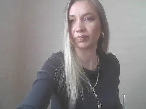 Snapshot of AureliaStar450 chatting on March 16, 2026, 2:10 pm AureliaStar450 online show from March 16, 2026, 2:10 pm