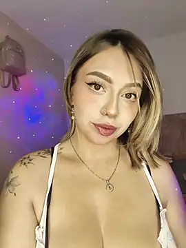 Snapshot of BellaDonna_16 chatting on April 29, 2026, 11:33 pm BellaDonna 16 online show from April 29, 2026, 11:33 pm