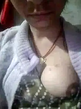 Snapshot of Nasrjfjfjy5578 chatting on February 5, 2026, 7:32 pm Nasrjfjfjy5578 online show from February 5, 2026, 7:32 pm