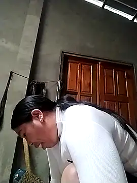 kussecka online show from March 1, 2026, 3:39 am