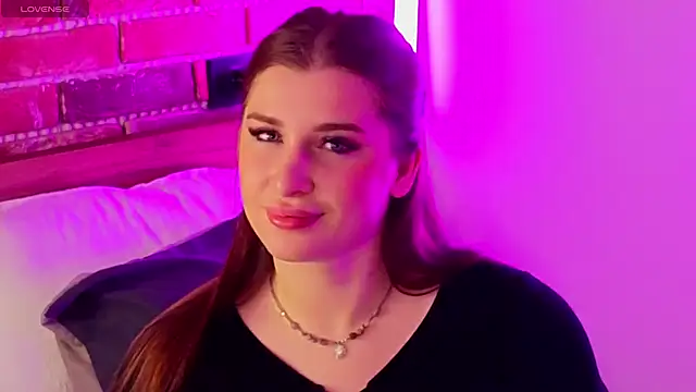 Snapshot of MistressSia chatting on February 4, 2026, 8:53 am MistressSia online show from February 4, 2026, 8:53 am