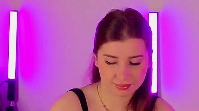 Snapshot of MistressSia chatting on February 9, 2026, 7:28 am MistressSia online show from February 9, 2026, 7:28 am